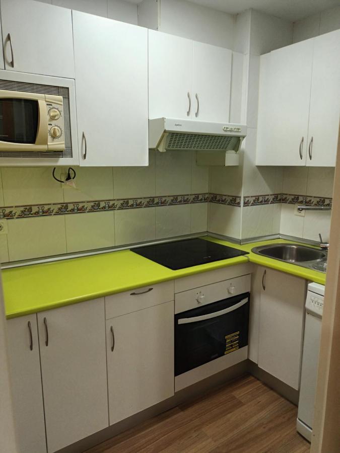 Apartamentos Bahia De Huelin Málaga Kültér fotó